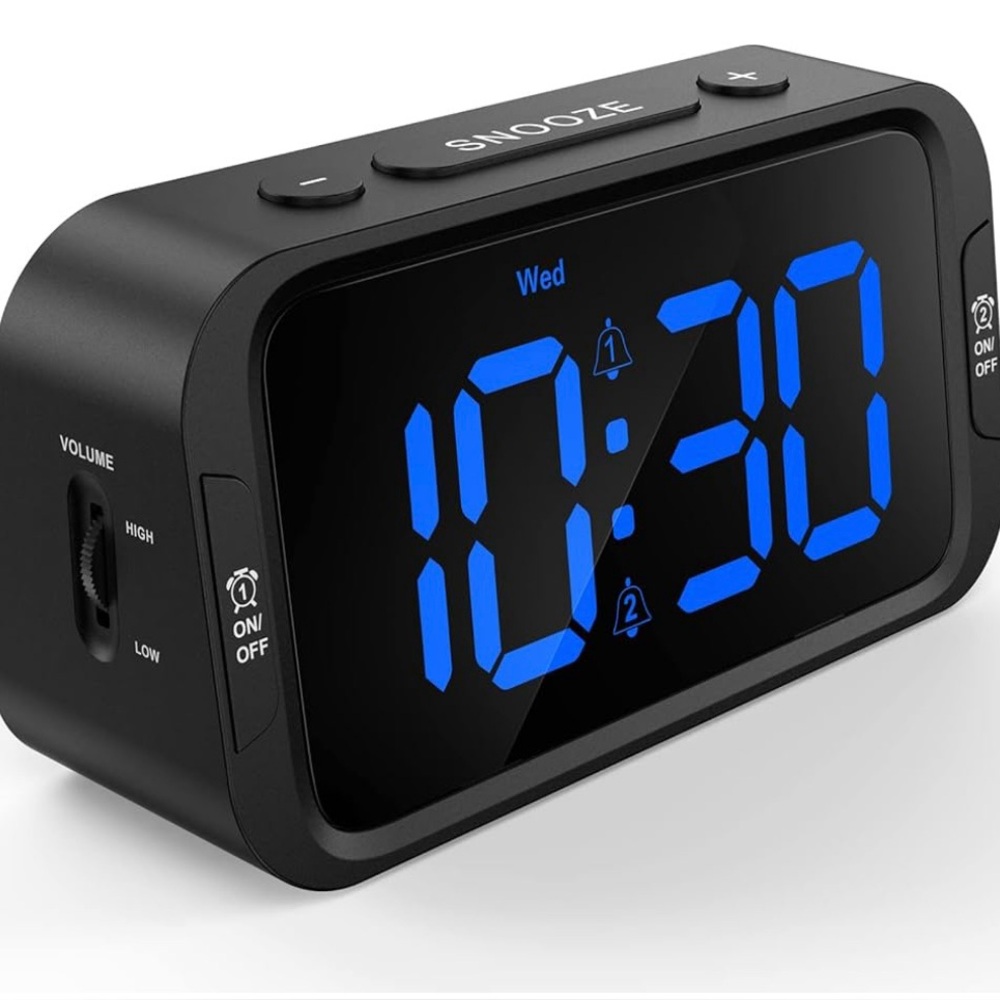 Digital Dual Alarm Clock, Dimmer, USB Charge, Adjustable Volume, Snooze, NWT